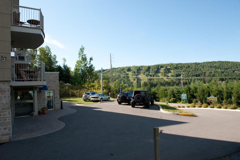 Hotel St-Sauveur Saint-Sauveur-des-Monts Exterior foto